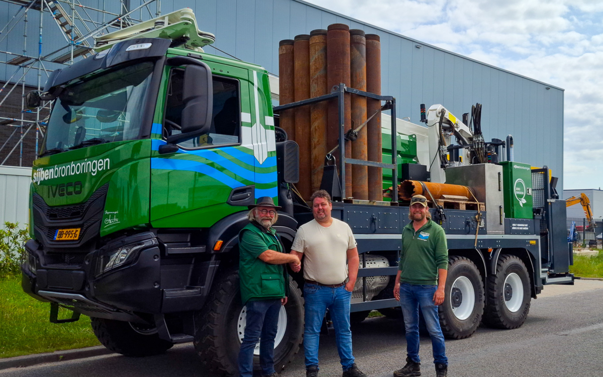 Elektrischer Boxer 150 E GEO auf Lkw für Bodenuntersuchung an Sijben Bronboringen